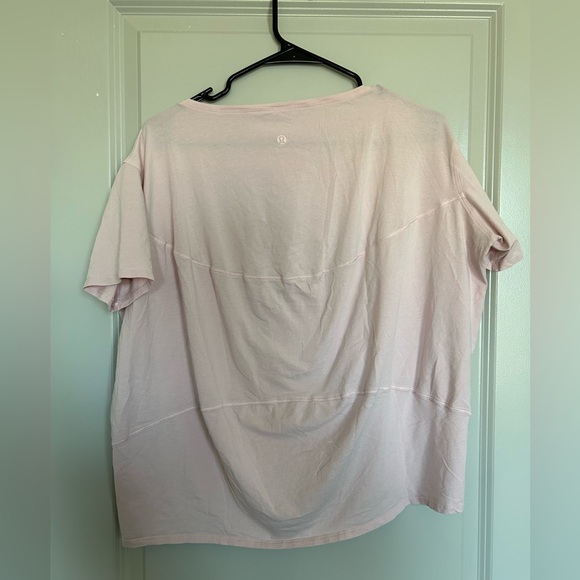 Lululemon Back in Action tee dusty rose - Picture 7 of 9